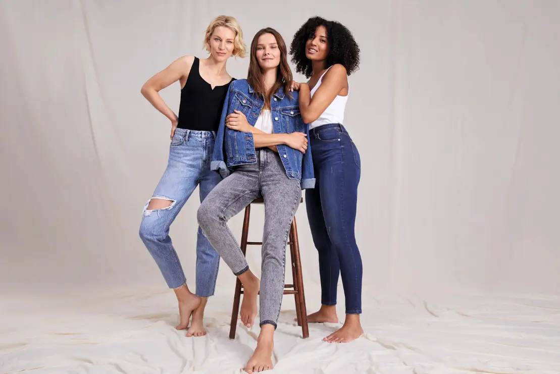 Three models wearing F&F Contour Jeans powered by LYCRA® BEAUTY technology. 