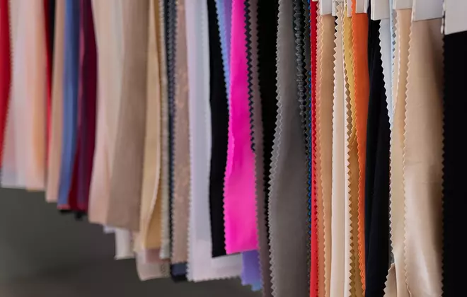 Fabrics tested in our labs receive a garment letter showing they have met LYCRA® brand performance standards. 